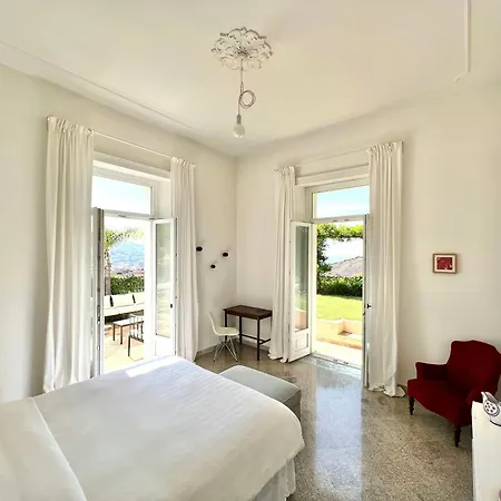 Artistic With Sea Views Near