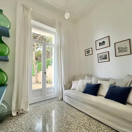 Artistic With Sea Views Near *