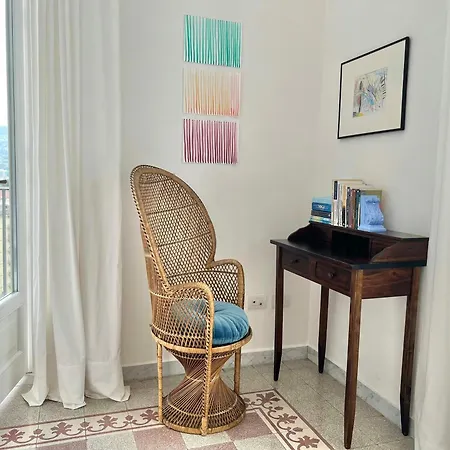 Artistic With Sea Views Near